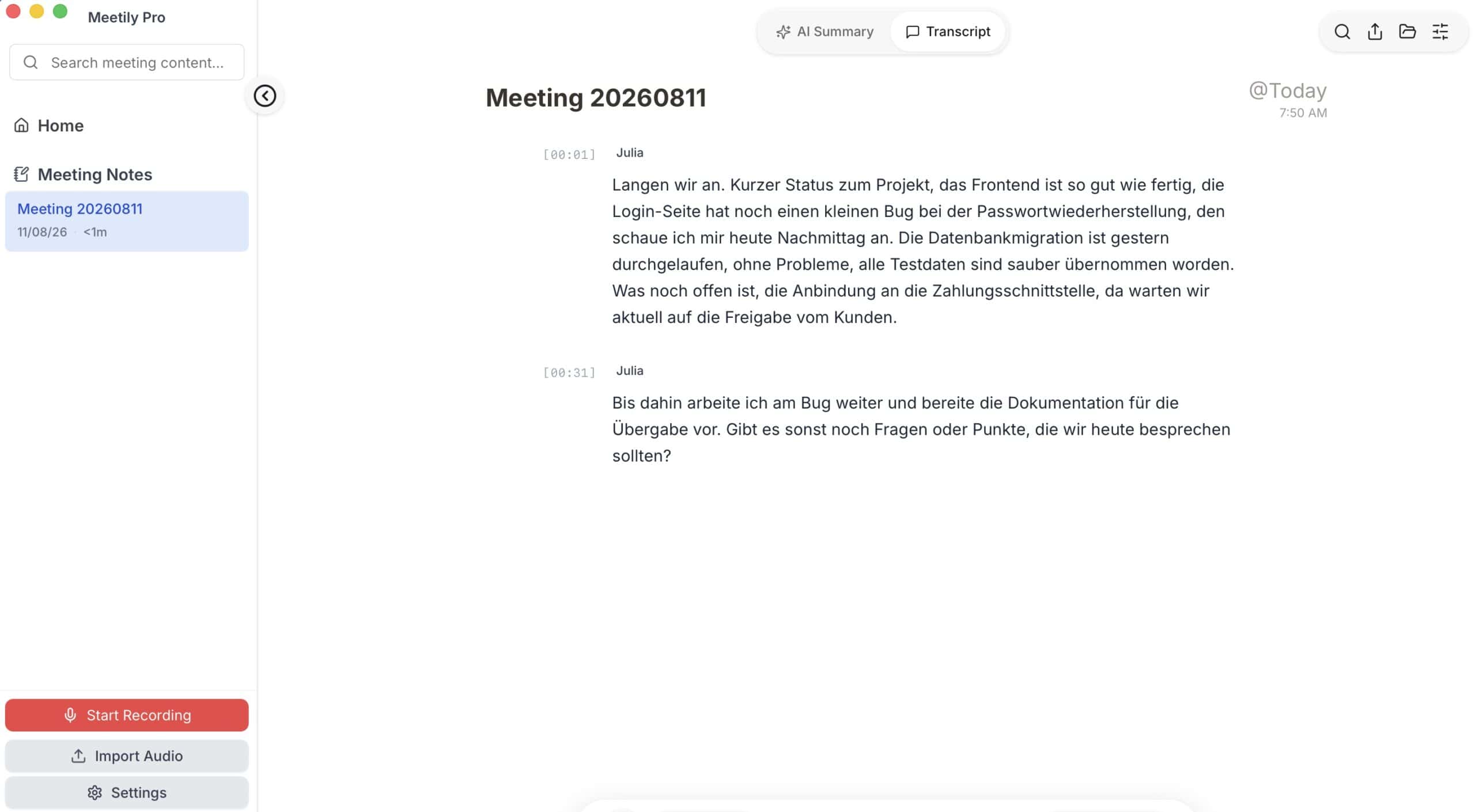 Meetily Live-Transkript eines Meetings auf Deutsch, mit benanntem Sprecher